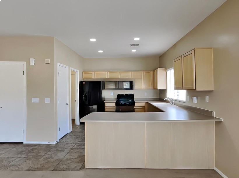 3 Bed 2 Bath Unit in Maricopa, AZ-5