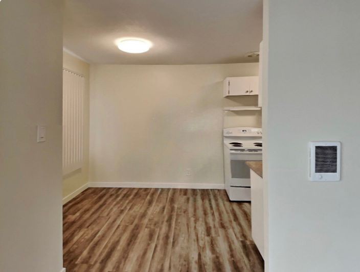 2 Bed 2 Bath Unit in Oakland, CA-12