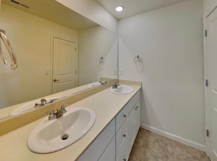 3 Bed 2 Bath Unit in Reno, NV-14