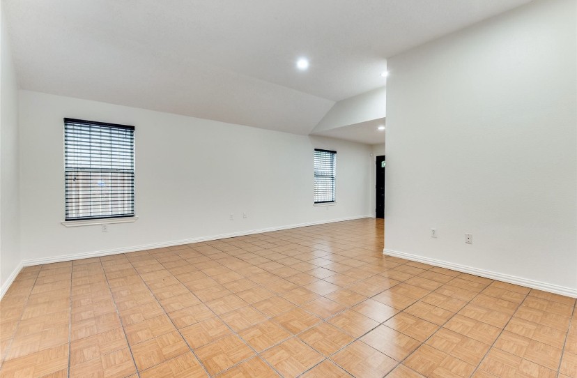 3 Bed 2 Bath Unit in Dallas, TX-5