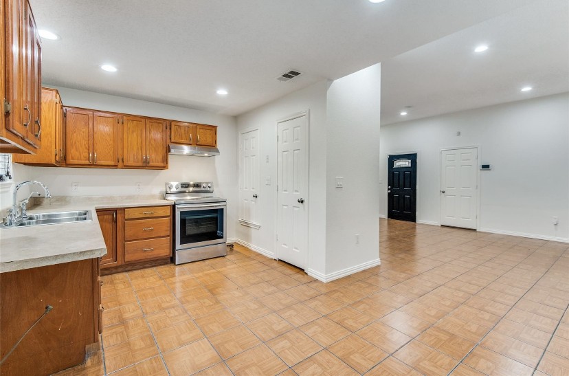 3 Bed 2 Bath Unit in Dallas, TX-7